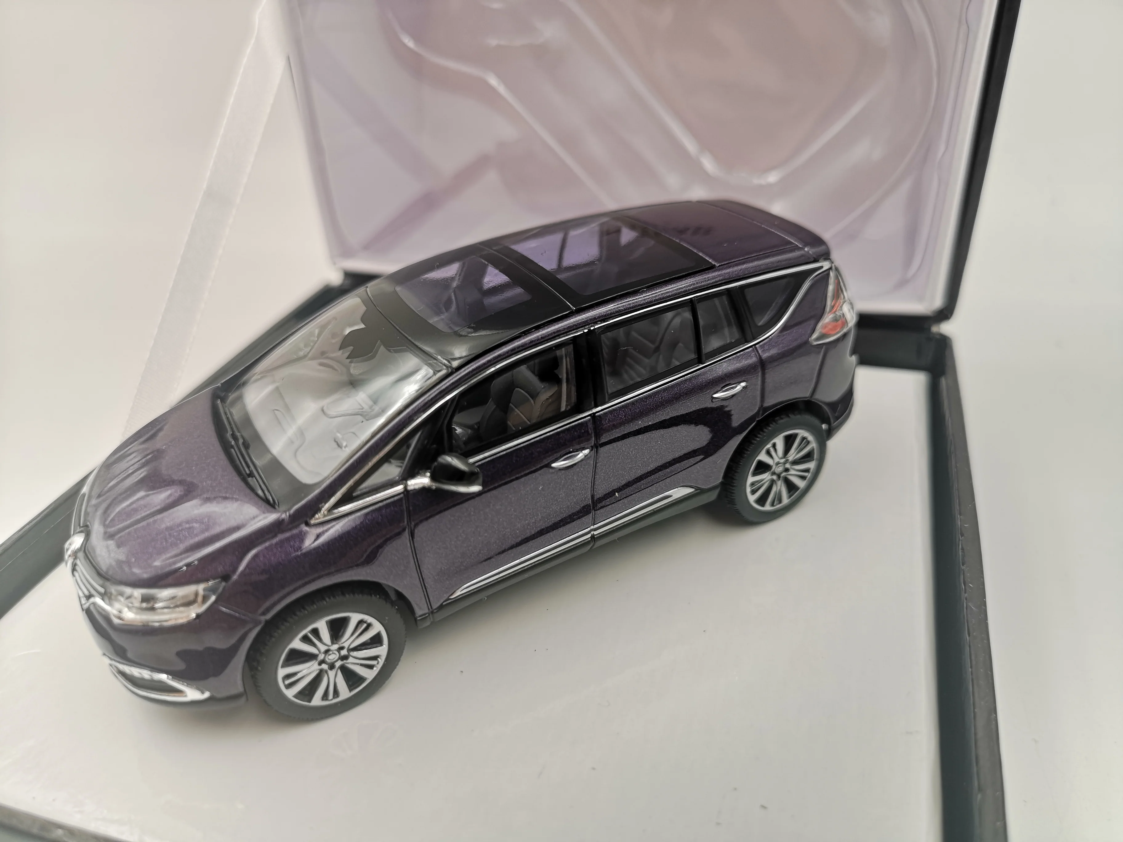Miniatura 4